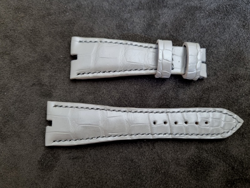 Ivory Pearlescent Alligator for Roger Dubois Sympathy