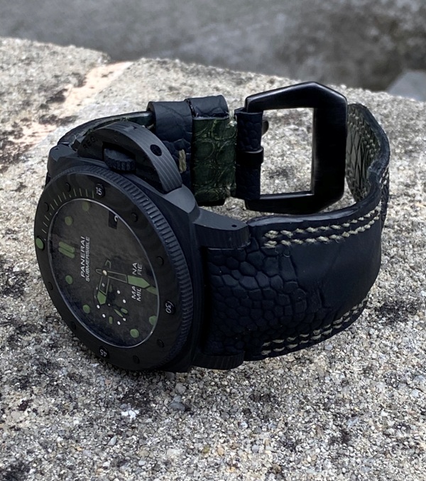 SuperMatte Carbon Black Ostrich Leg for Panerai Submersible PAM961