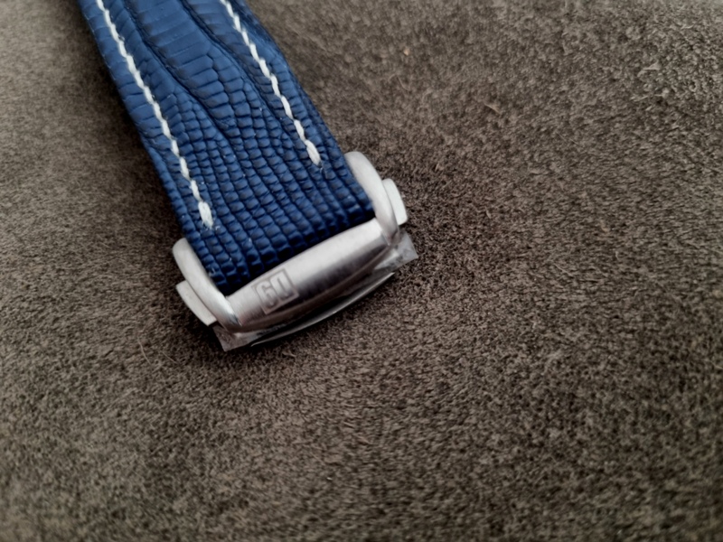 Our 'D9' logo, inner-fold deployant clasp with Brushed finish