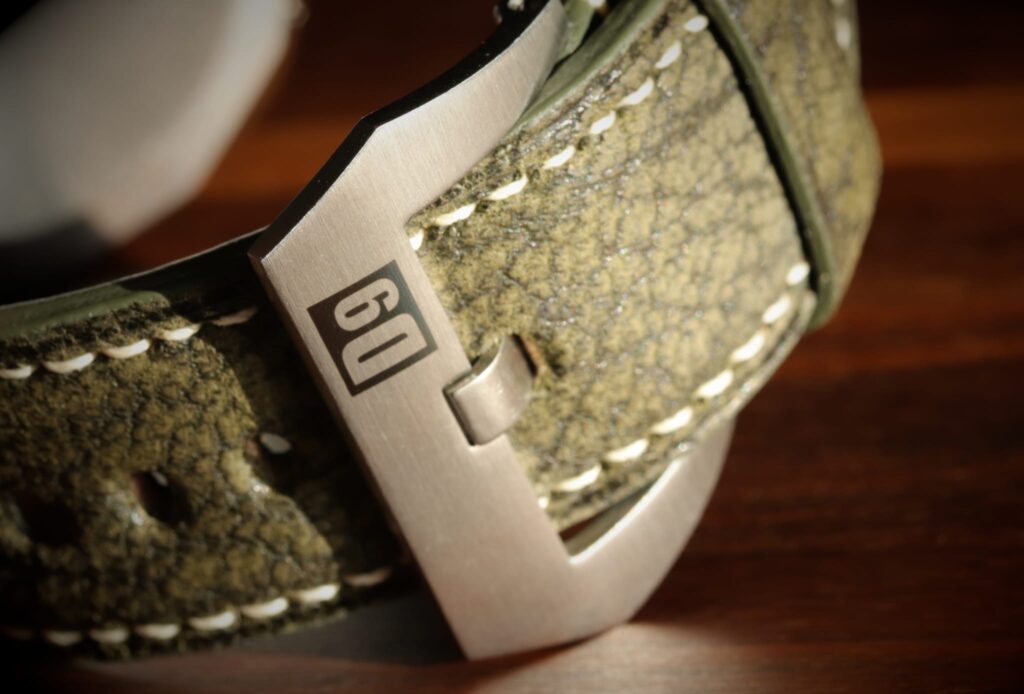 Our custom 'D9' logo Pre-V buckle with brushed finish