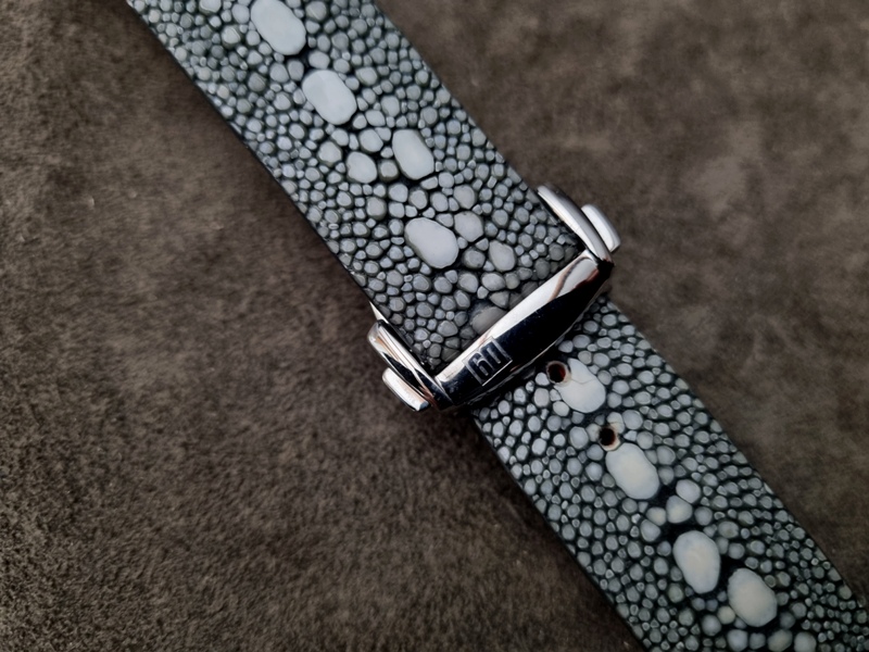 Our 'D9' logo Inner-fold deployant clasp