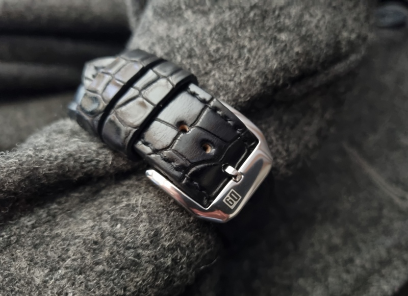 Tapering to our premium German-milled 'D9' Logo engraved buckle