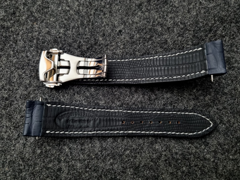 SuperMatte Carbon Black Teju Lizard lining