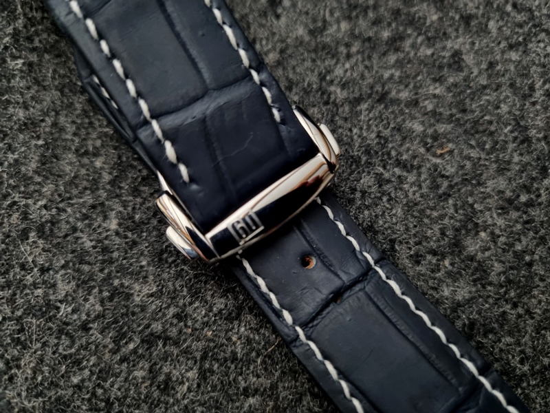 'D9' logo Inner-old deployant clasp