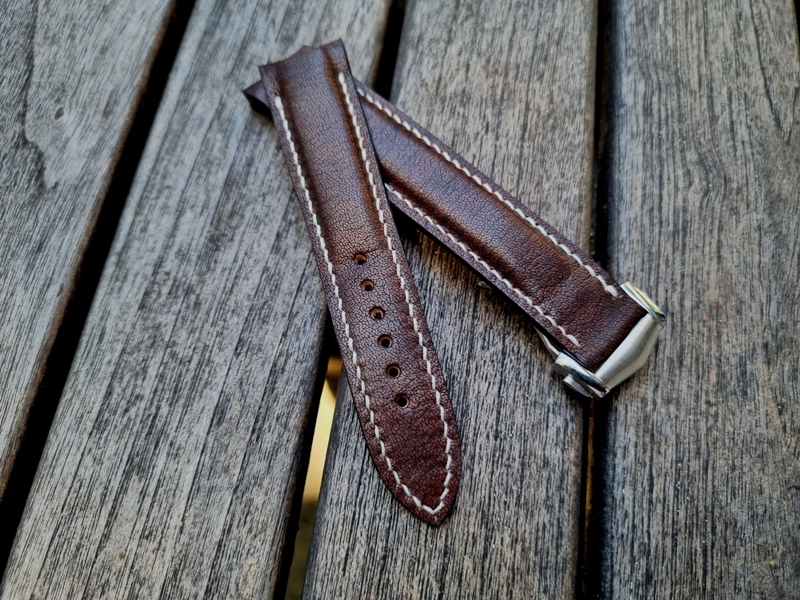 Mahogany Kangaroo strap for Rolex (14) Mahogany kangaroo leather watch strap with curved lug fitment, handcrafted in premium leather for a seamless case integration and vintage-inspired luxury watch style.