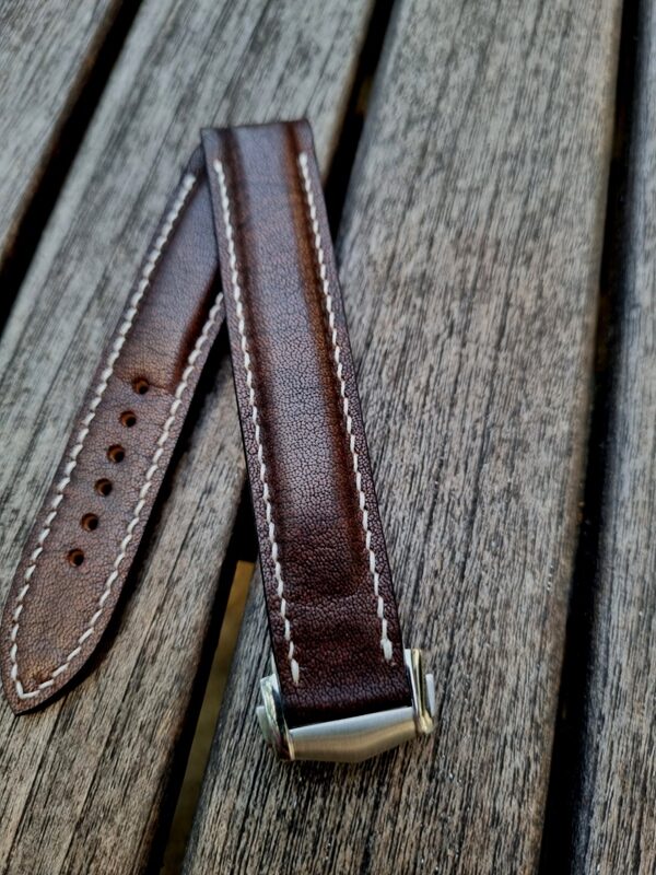 Mahogany Kangaroo strap for Rolex (16) Mahogany kangaroo leather watch strap with curved lug fitment, handcrafted in premium leather for a seamless case integration and vintage-inspired luxury watch style.