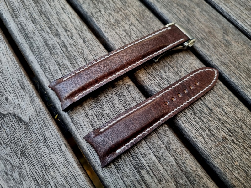 Mahogany Kangaroo strap for Rolex (3) Mahogany kangaroo leather watch strap with curved lug fitment, handcrafted in premium leather for a seamless case integration and vintage-inspired luxury watch style.